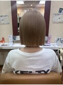 切りっぱなしボブ×ミルクティーブロンド