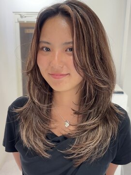 ヨロ 渋谷(YOLO) 韓国ヘアーハッシュカットレイヤーカットハイライトカラー