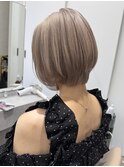 横浜で叶う脱白髪染め　グレージュベージュ×レイヤーショート