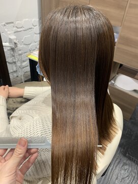 アルコイリスバイドールヘアー(ARCOIRIS by Dollhair) ダークアッシュストカール暖色系カラーグラボブ都島髪質改善大阪