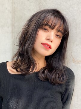 ノラ ウメダ(NORA UMEDA) 【NORA UMEDA 高木】大人可愛いゆるカール外ハネセミロング