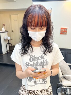 ヒート バイ アンカットラウンジ 渋谷(HEAT by UNCUT&LOUNGE) オレンジインナーカラー/前髪インナーカラー/ケアブリーチ/暖色