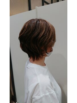 レナークルグラン(LENAHC Le grand) 軽やかショートボブ