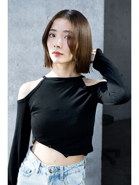 レノラ 本町(LENORA) 20代30代大人かわいいナチュラル暗髪エアーストレート