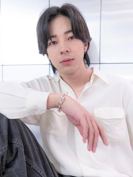 ケアリー 大日(Carelly) ビジネスショートレイヤーかき上げコンマヘアツイストパーマ