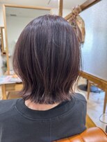 レイファ(REIFA)&nbsp;切りっぱなしヘアミディアムボブ、くびれヘア