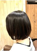 前下がりボブ♪軽さと機能性をプラス♪♪