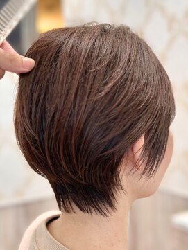 ルクールヘアアンドビューティー 燕三条店 大人ショート｜ステップボーンカット