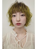 イエロー×ベージュのルーツカラー