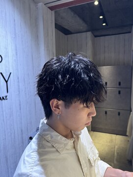 アクシー ヘアーアンドメイク(AXY HAIR&MAKE) 縦落ちウルフパーマ／ウザバング波ウェーブツイストパーマメンズ