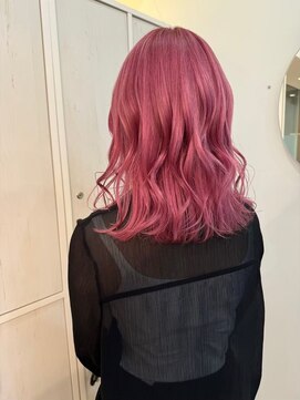 ジーナ  札幌大通(Zina) 美髪＊切りっぱなしミディ＊ハイピンク＊髪質改善＊Zina札幌大通