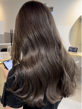 カラ フクオカ(Cara FUKUOKA)の写真/あなただけのトリートメントをオーダーメイド!毛先まで潤う艶と柔らかさを実感!思わず触りたくなる美髪に♪