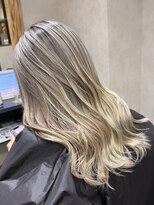 サニー 渋谷(SUNNY)&nbsp;バレイヤージュ、ハイライト、レイヤーロング、グレーベージュ