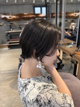 ニーイチイチ(211) ナチュラルショート/ショートボブ/暗めカラー