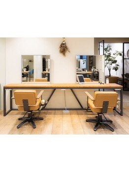 【新宿御苑前から徒歩1分】髪質改善専門店であなたの髪のお悩みを解消いたします◎