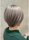 光を味方につける◎アイスグレー×丸みショート