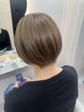 ラビス 池袋(Lovis) 松本/黒髪/オリーブグレー/小顔ヘア/