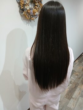 ファム(fam.) ナチュラルストレートスタイル