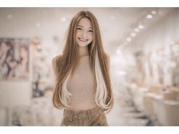 デュオヘアー エクステンションズ 新宿の写真/ペタッと両面テープで毛に貼り簡単に施術出来るシールだけでは無い♪超音波エクステや編み込みエクステも有