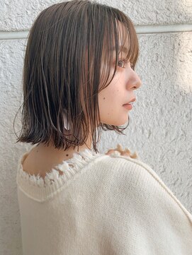 エムクランメイクス 原宿 表参道(m.clan MAKE'S) 切りっぱなしボブ 透明感カラー ブリーチなし ベージュ 小顔