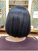 まとまるボブ/インナーカラーブルー