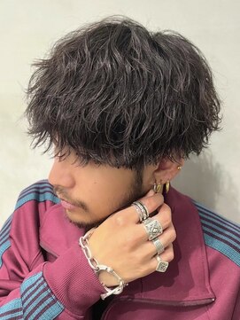 フィフス トウキョウ (fifth TOKYO) センターパートツイストスパイラルパーマ刈り上げツイストパーマ