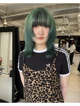 アクアオモテサンドウ(ACQUA omotesando) △ブリーチありミントグリーンレイヤーカットウルフカット