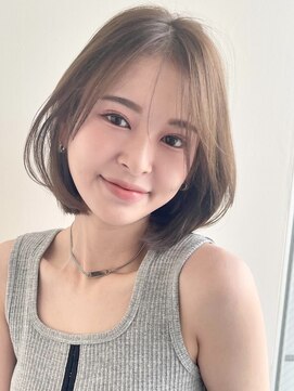 イヴォークトーキョーオーサカ(EVOKE TOKYO osaka) レイヤーボブ 顔周りカット 似合わせ ベージュカラー