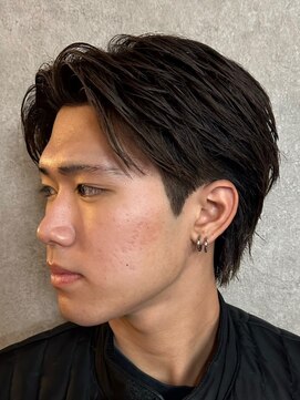 ノーエン(noen) センターパートスパイラルパーマツーブロック刈り上げメンズヘア