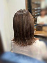 多彩なデザインで「自分らしさ」を表現。ブリーチ履歴を活かした立体感のある理想の仕上がりへ