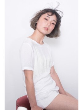 マウロア(MAULOA) 【MAULOA】大人ショート うるツヤ愛されブラウン 風になびく