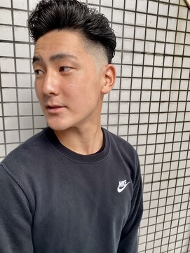 ディスイズバーバー(THIS IS BARBER) スキンフェード　サイドパート　アップバング　【札幌】