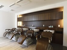 ヴォーグ 小牧店(VOGUE)の雰囲気（ゆったりと寝るタイプのシャンプー台でリラックスして頂けます。）