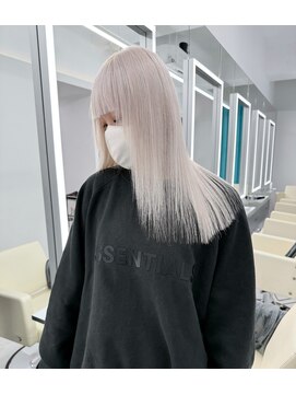 テイス 新宿(TACE) ホワイトカラー[ネビージュ/黒髪/小顔/新宿]