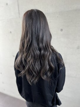 アチーブティルスマートサロン 豊川末広通店(achieve till Smart Salon) 韓国風ウェーブロング アッシュグレーカラー大人可愛い20代30代