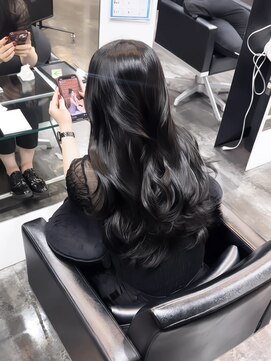 ビグディーサロン(BIGOUDI SALON) うるツヤ暗髪♪小顔見せレイヤーカット