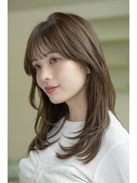 ムク(MUKU) 前髪あり ロングレイヤー 顔周りカット ベージュカラー