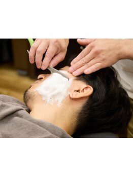 【シェービングも出来る次世代型メンズサロン】顔・髪・眉全て整う!高い技術に定評有◎オイルマッサージ付!