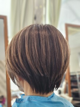 レリビー アウラ(LELiBE_'aula) ショートヘアー