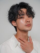 フィフス 栄(fifth)&nbsp;センターパート×無造作スパイラルパーマで大人の余裕を◎