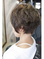 オーバーキャプテンネイキッド(OVER CAPTAIN NAKED) ハイセンスミセスの襟足スッキリショート×ポイントパーマ