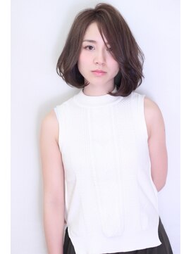 クーエフー(coo et fuu) 毛先ワンカールのノームコア小顔ボブ 藤沢