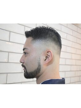 髪だけじゃなく眉も髭も整え“清潔感”をプラス。第一印象は身だしなみから。眉や髭のケアまでお任せ下さい