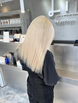 リトバイプティパ(Lit by petit-pas) 抜きっぱなしブロンドヘアー