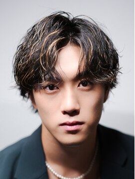 アルファ 新宿(alpha) フェザーパーマ/ブルーブラック/刈り上げセンターパート[新宿]