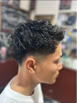 ビジネスシーンでも好印象なスタイル◎再現性の高いカットで朝のセットを簡単に。