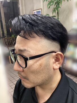 理容 マキノ フェードカット