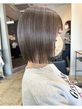 メリル(Melil) ぷちゅん/切りっぱなしボブ/ハイライト/グレージュ/ぱっつんボブ