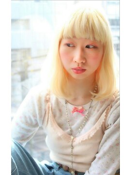 エクラート イーリス 高田馬場店(ECLART IriS) ≪高田馬場ＩｒｉＳ≫ブリーチを数回！ホワイトカラー♪