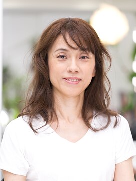 イオカ ビューティーショップ 富雄店 エレガントで軽い動きのカジュアルボブ